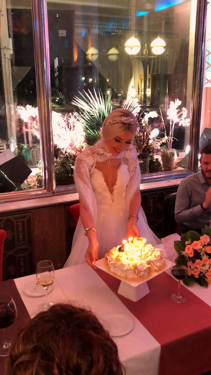 Алена Кравец так и не смогла увидеть супруга на своем празднике