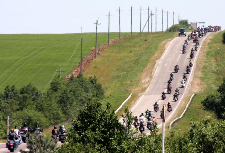Летом в Суздаль съезжаются байкеры со всей страны