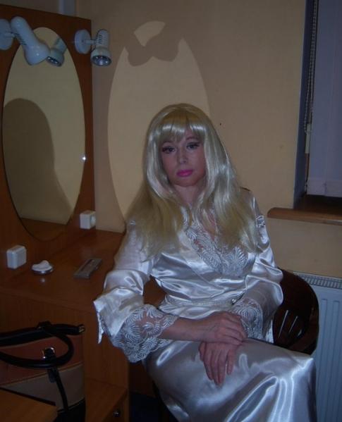 Кондулайнен позировала топлес в образе Афродиты