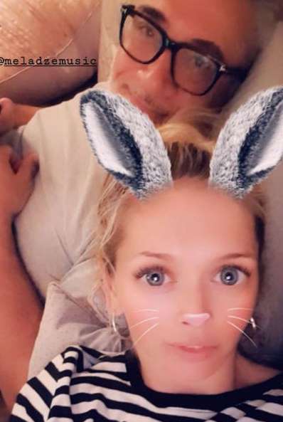 Брежнева опубликовала "говорящее" фото с Константином Меладзе Брежнева опубликовала говорящее фото с Константином Меладзе