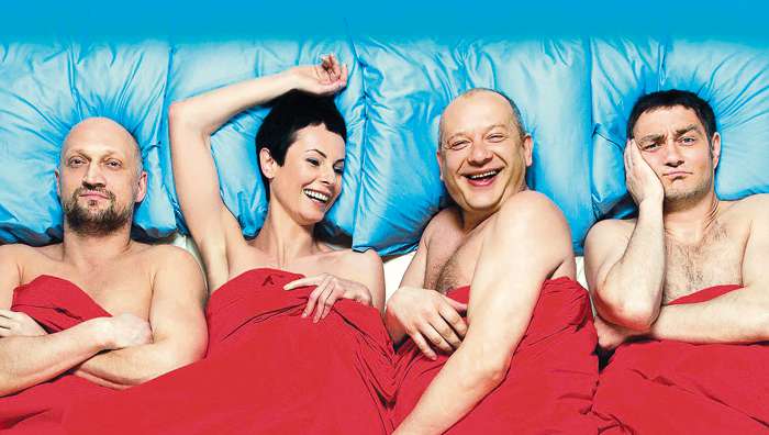 С Гошей Куценко, Ириной Апексимовой и Дмитрием Марьяновым в картине «Игра в правду» С Гошей Куценко, Ириной Апексимовой и Дмитрием Марьяновым в картине «Игра в правду»