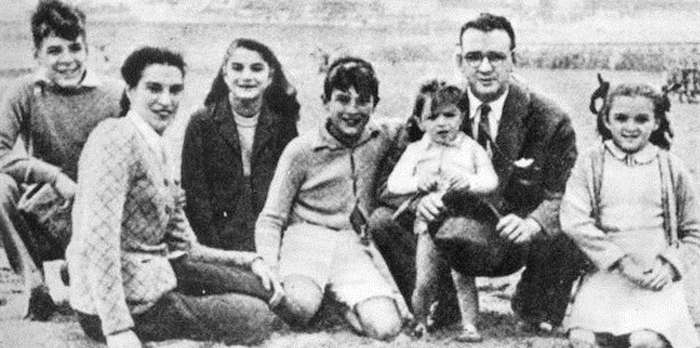 Эрнесто Че Гевар с семьей в 1941 году