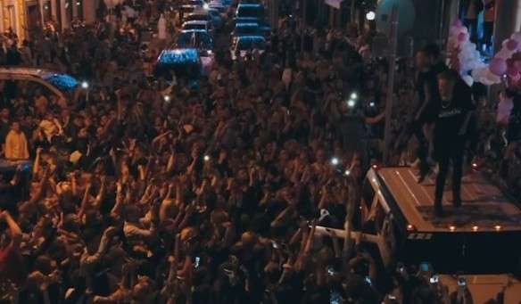 Тимати и Егор Крид заблокировали движение на улице Большая Дмитровка