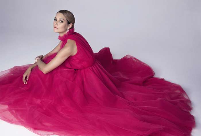 Платье, beloe Zoloto; часы и серьги, все – chopard Платье, beloe Zoloto; часы и серьги, все – chopard