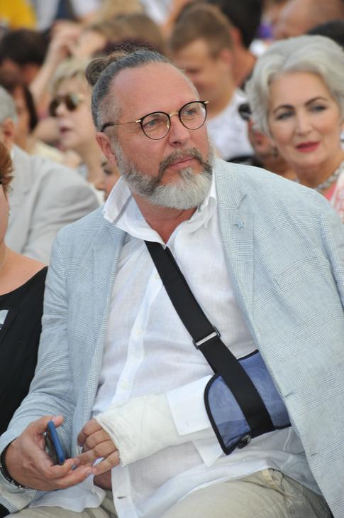 Юрий Грымов сломал руку