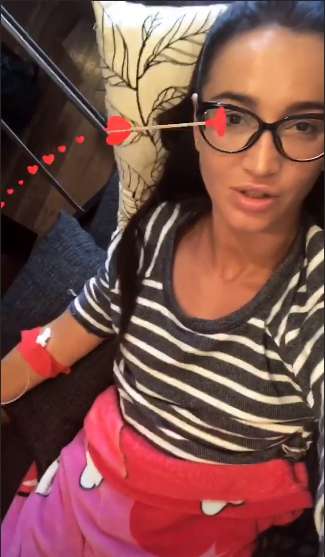 Бузова снова снимает усталость капельницами