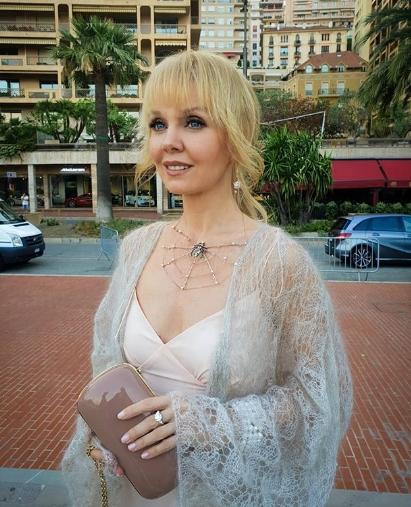 Валерия не экономит на обуви