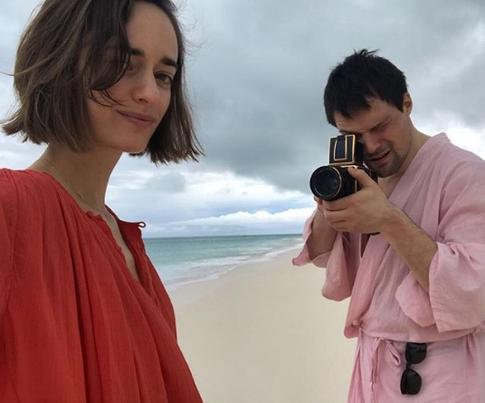 Невеста Козловского снялась топлес у самой себя