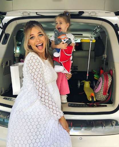 Анна Хилькевич с дочкой