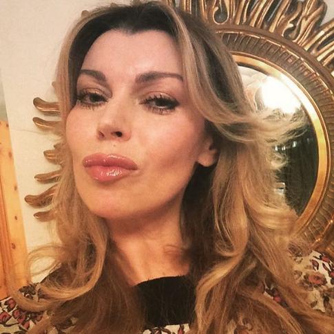 Лада Дэнс опубликовала откровенное селфи