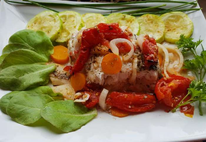 Пикша, запеченная под маринадом