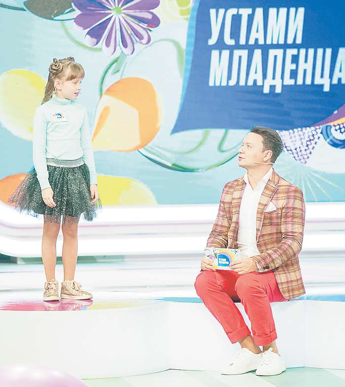 Некоторое время назад Александр стал ведущим программы «Устами младенца». На съемках он иногда жалеет, что в его детстве не было возможности снять видео Некоторое время назад Александр стал ведущим программы «Устами младенца». На съемках он иногда жалеет, что в его детстве не было возможности снять видео