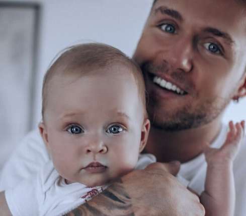 Влад Соколовский с дочкой Мией