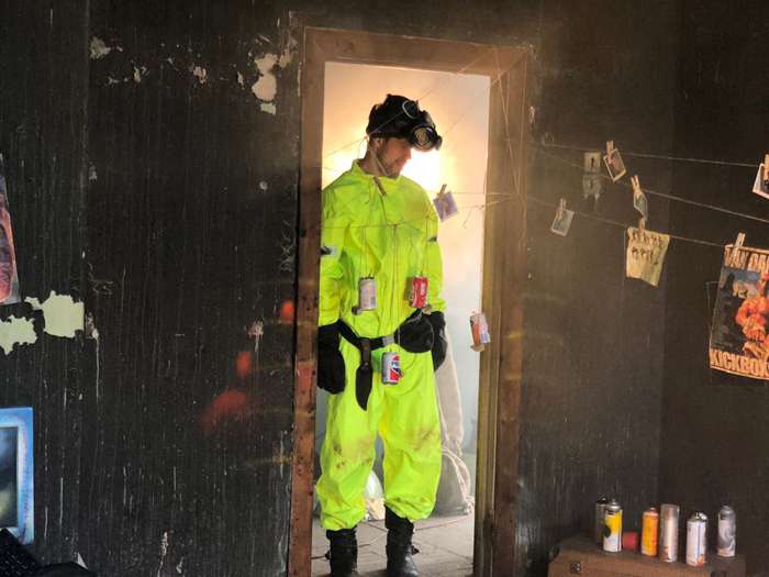 На одну из ролей Устюгов пригласил своего товарища и коллегу, актера Сергея Перегудова