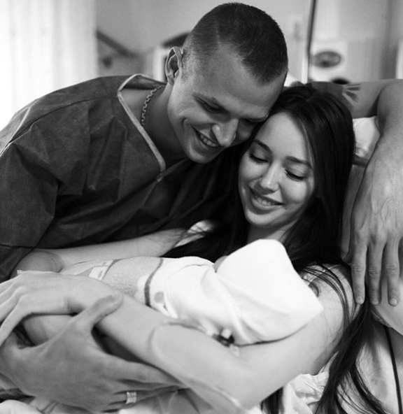 Дмитрий Тарасов и Анастасия Костенко в июле стали родителями