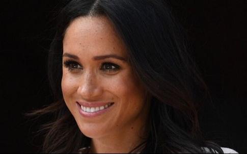 Отец пытается помириться с Меган Маркл