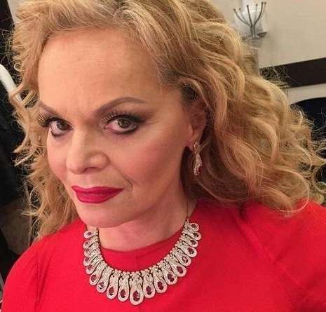 Лариса Долина