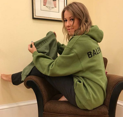 Ксения Собчак пожаловалась на боли в спине