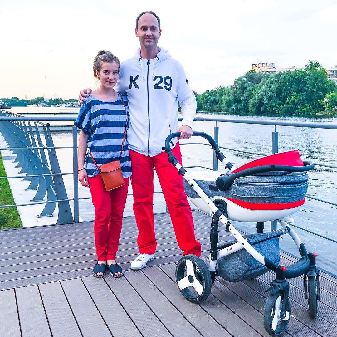 Никита Тарасов с семьей