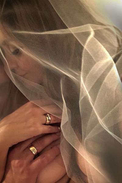 Певица счастлива с новым мужем Певица счастлива с новым мужем