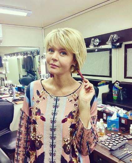 Меньшова обнародовала свои фото с округлившимся животом