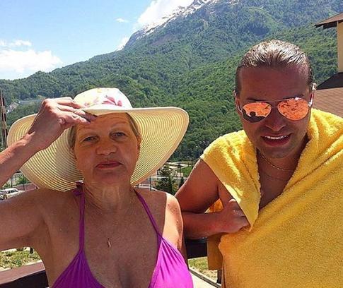 Солнцев боится не узнать жену после операций