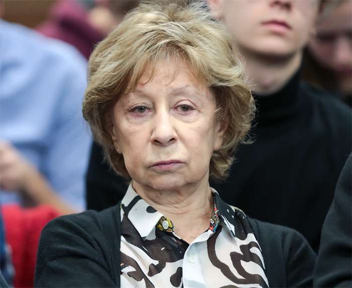 Лия Ахеджакова