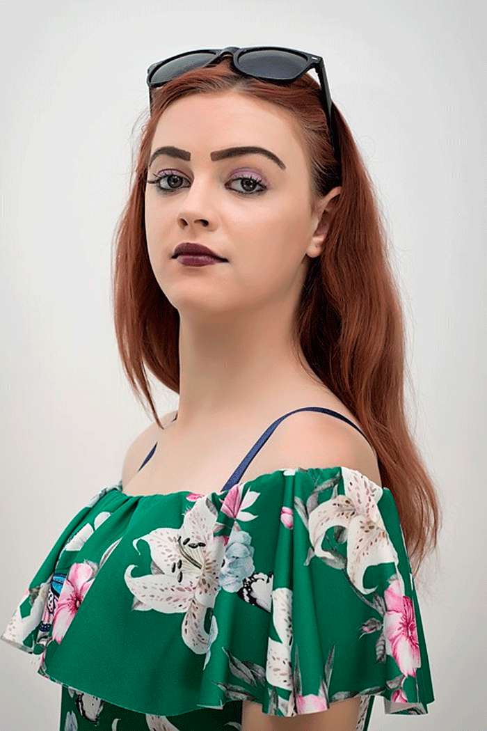 Ваш выбор в одежде в этот день - зеленые оттенки и цветочный орнамент