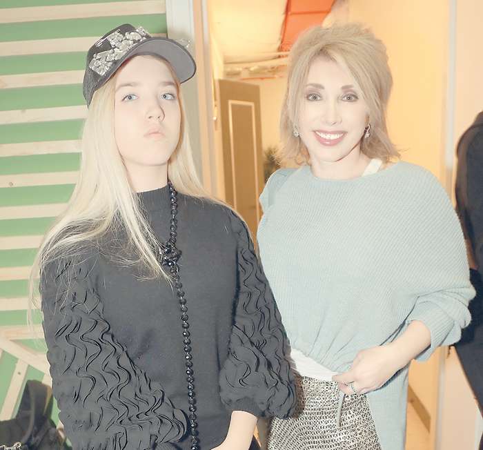 Софии, дочери Елены Воробей, сейчас пятнадцать лет. Девушка еще не выбрала будущую профессию, но увлекается журналистикой, психологией и педагогикой