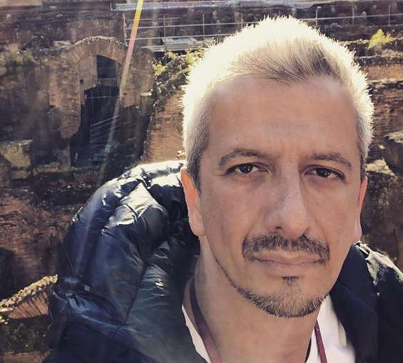 Константин Богомолов провел новогодние каникулы в Риме. Шлю всю свою энергию, покой и тепло - через тысячи километров - любимому человеку, - подписал он этот снимок