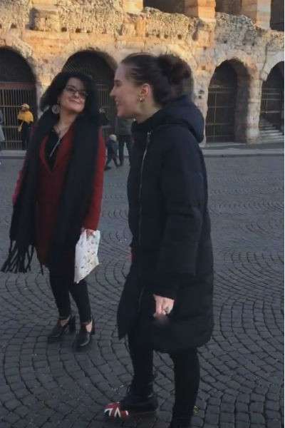 Дочь курит при матери Дочь курит при матери