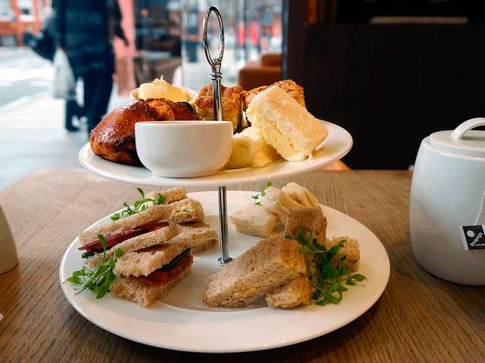 Плотно позавтракайте перед выходом из отеля Плотно позавтракайте перед выходом из отеля