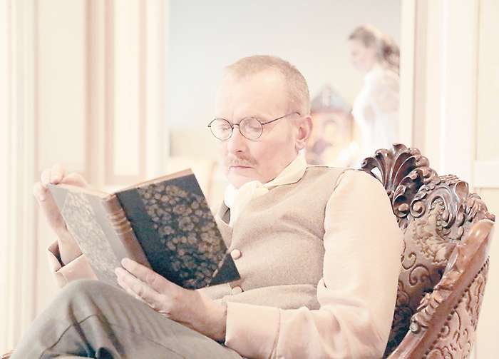 Андрей Руденский сыграл в сериале Аркадия Васильева, отца главной героини