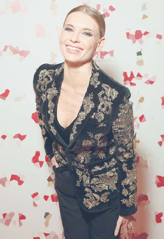 Среди звездных гостей и участников церемонии была и актриса Любовь Толкалина Среди звездных гостей и участников церемонии была и актриса Любовь Толкалина