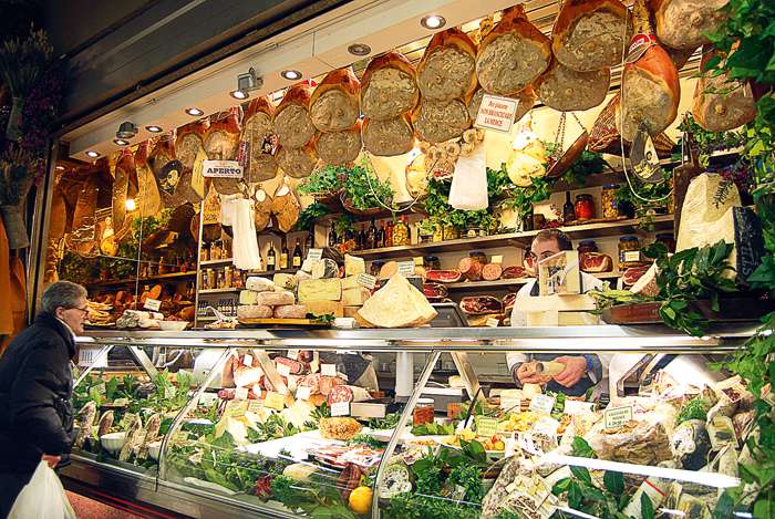 На флорентийском центральном рынке глаза гурманов просто разбегаются