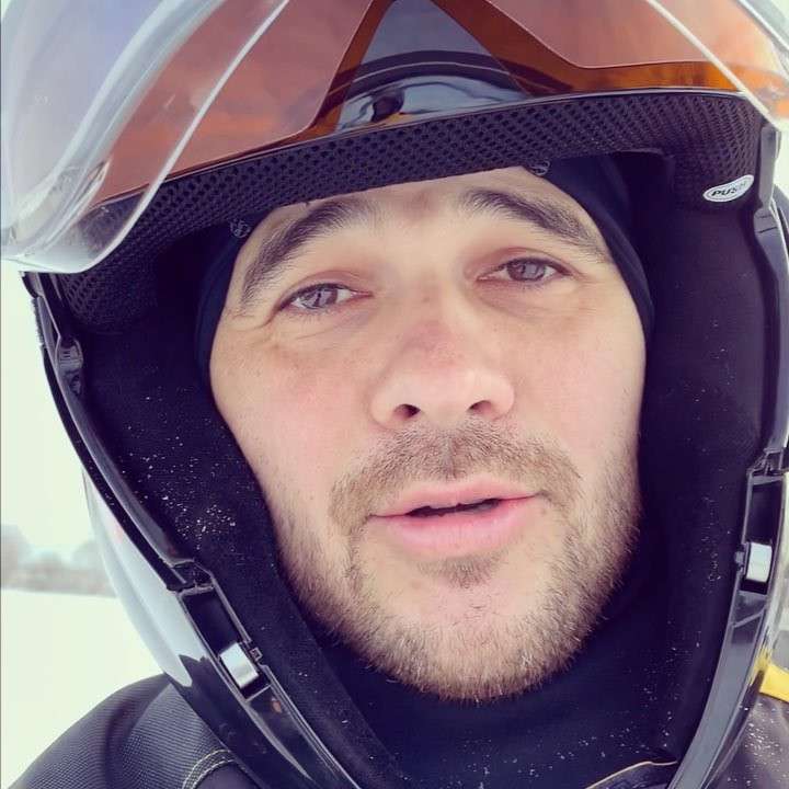 Эмин увлекается зимними видами спорта