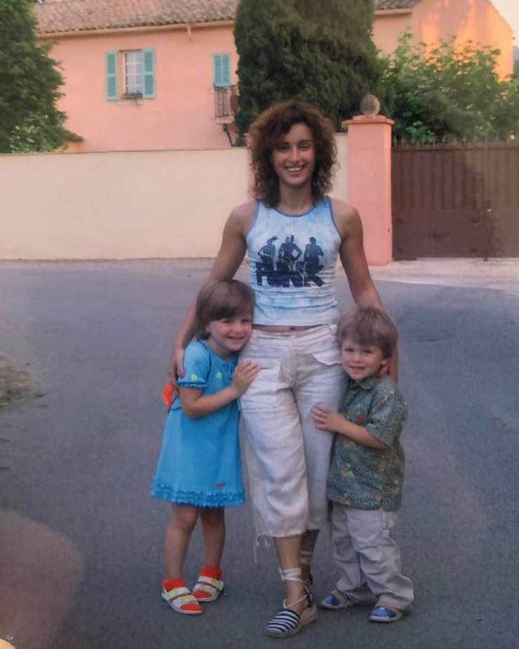 В воспитании детей Канделаки рассчитывает только на себя В воспитании детей Канделаки рассчитывает только на себя