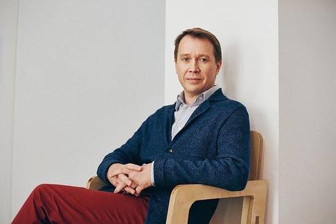 Евгений Миронов растит сына без жены