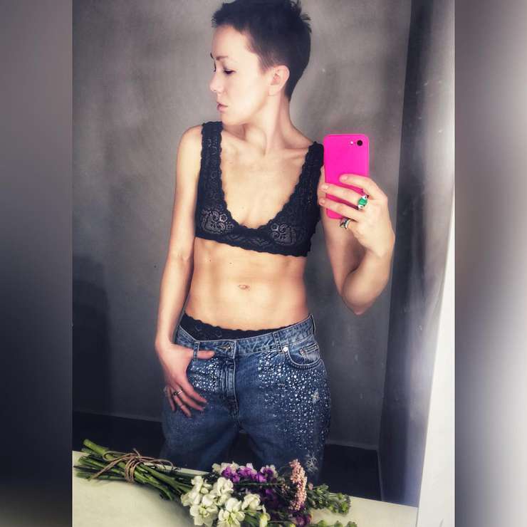 Откровенным селфи Мороз ответила на информацию об изменах бывшего мужа Откровенным селфи Мороз ответила на информацию об изменах бывшего мужа