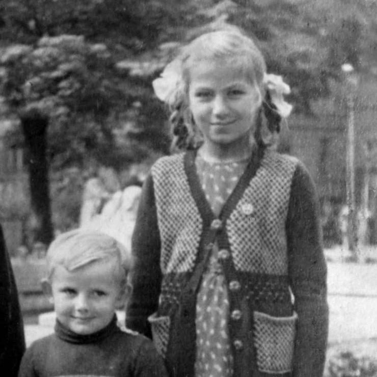 Эдита Пьеха с братом в детстве