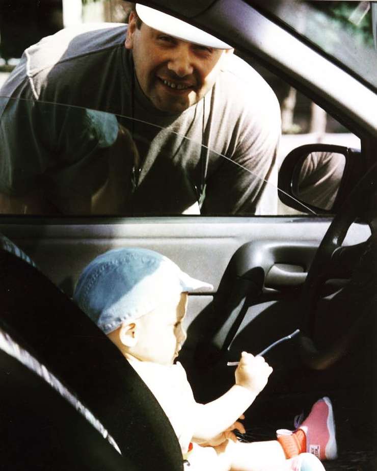 Сын Расторгуева опубликовал архивный снимок с отцом