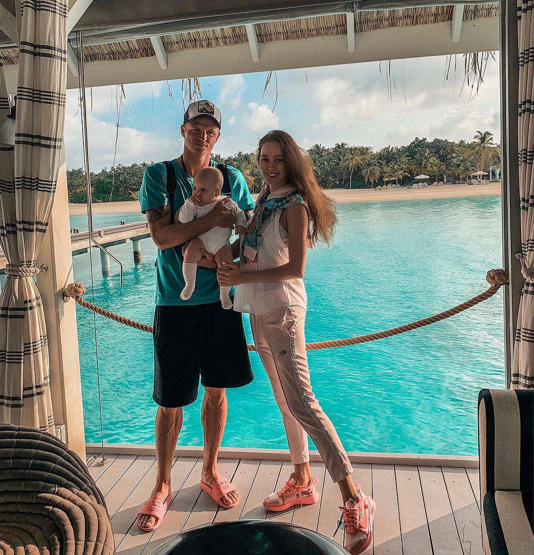 Тарасов и Костенко хорошо отдохнули на Мальдивах