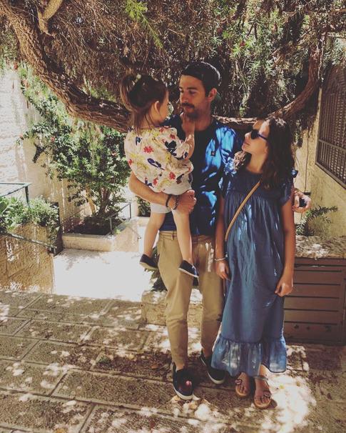 Ургант рассказал, что он читает ребенку