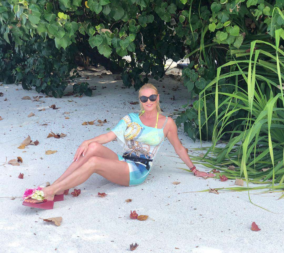 Волочкова собиралась остаться на Мальдивах