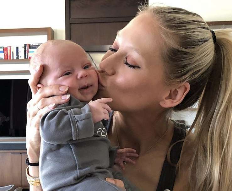 Анна Курникова стала мамой двоих детей, не состоя в официальном браке