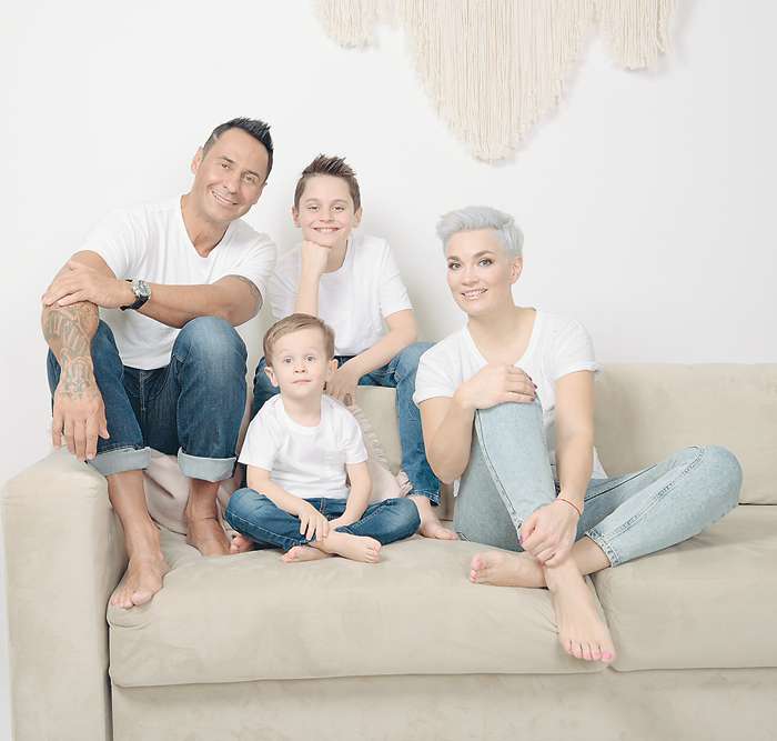 В семье Юли Костюшкиной, разумеется, самые спортивные мужчины: супруг Сергей Костюшкин и сыновья Мирон и Богдан