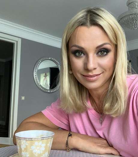 Став популярной в девяностые годы, Ирина практически не меняется внешне. Многие хотели бы узнать ее секрет