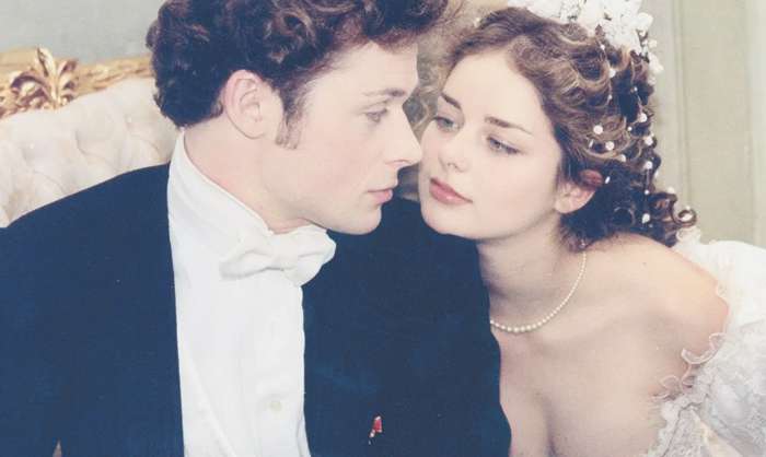 В одной из первых своих работ, картине «Азазель», актриса перевоплотилась в невесту Эраста Фандорина