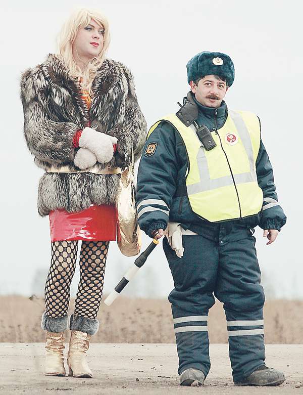 Образы, созданные Михаилом Галустяном и Сергеем Светлаковым в сериале «Наша Russia», прославили их на всю страну Образы, созданные Михаилом Галустяном и Сергеем Светлаковым в сериале «Наша Russia», прославили их на всю страну