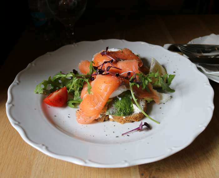 Авокадо-бургер Авокадо-бургер